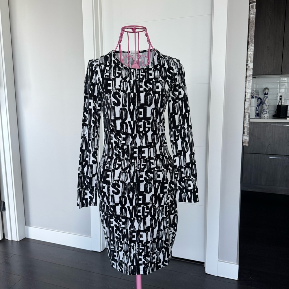 Dynamite Black and White Text Print Dress